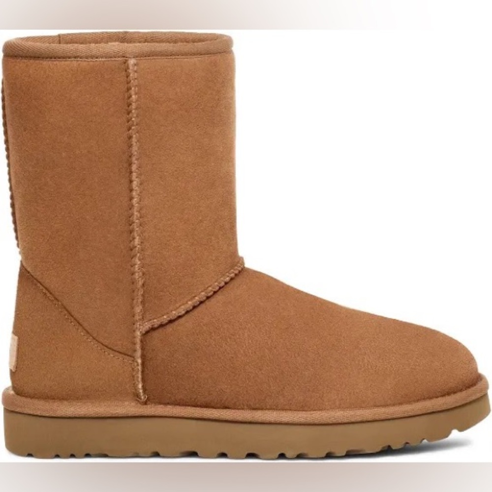 UGG Women's Classic Short II Boots, Chestnut, size 8